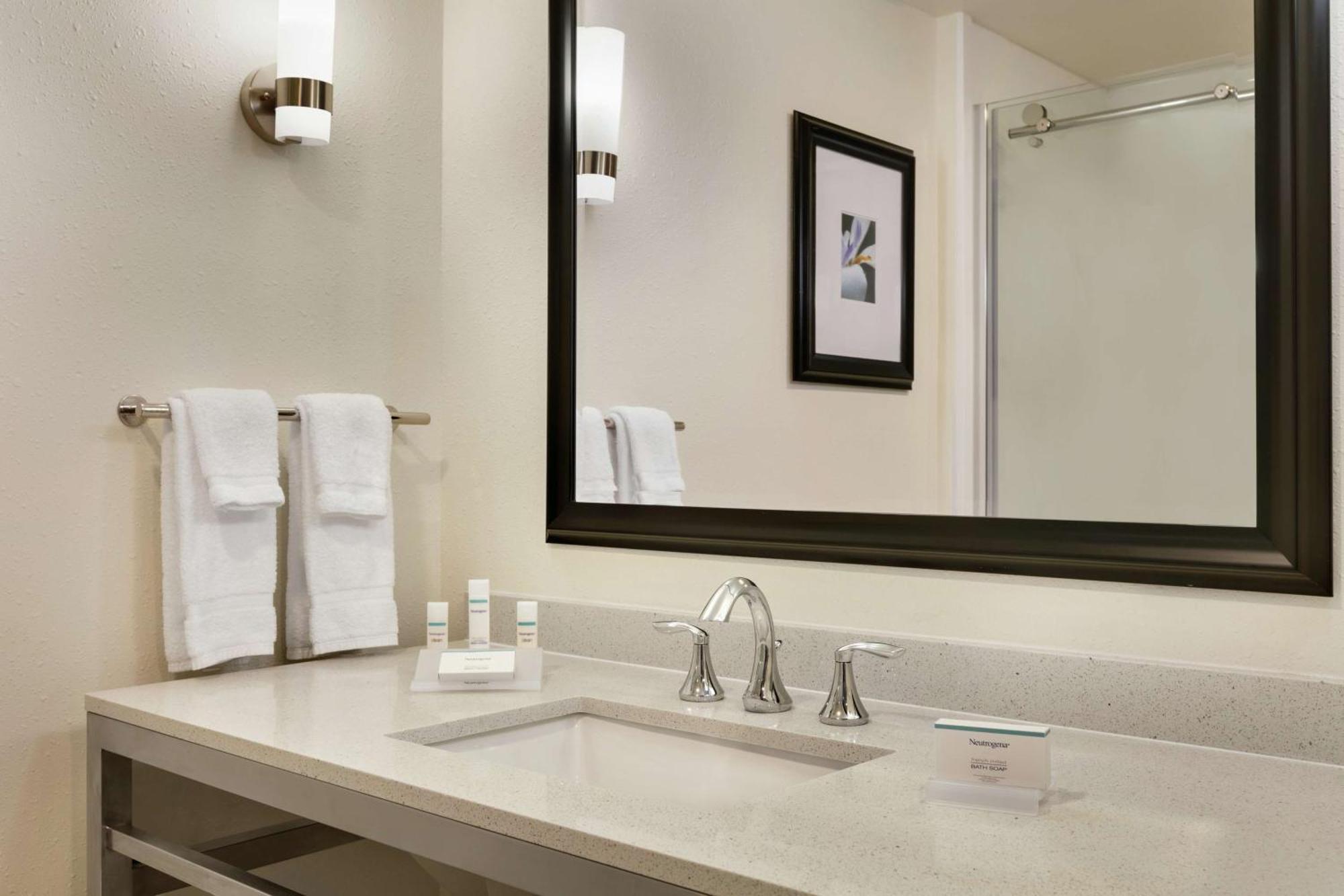 Hilton Garden Inn Statesville Exterior photo